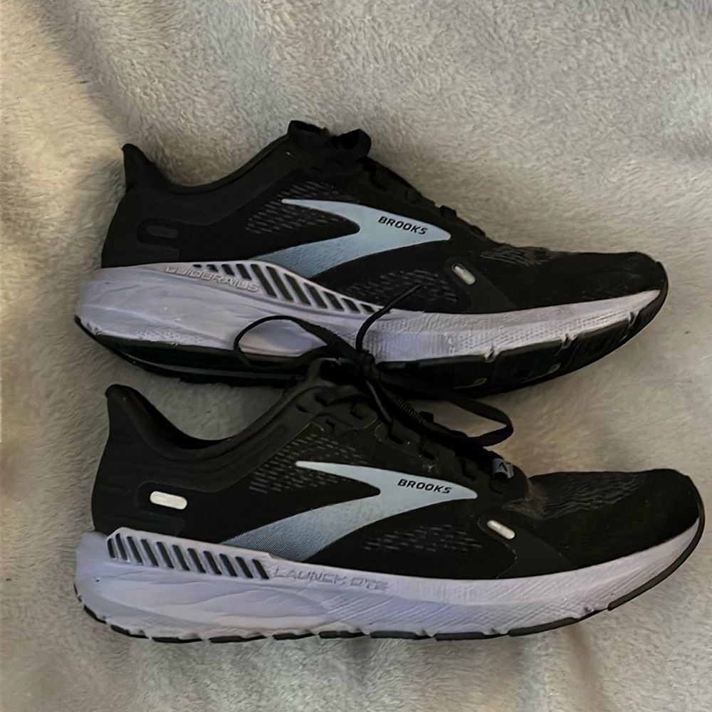 Brooks Launch 9 🟣 ⚫️